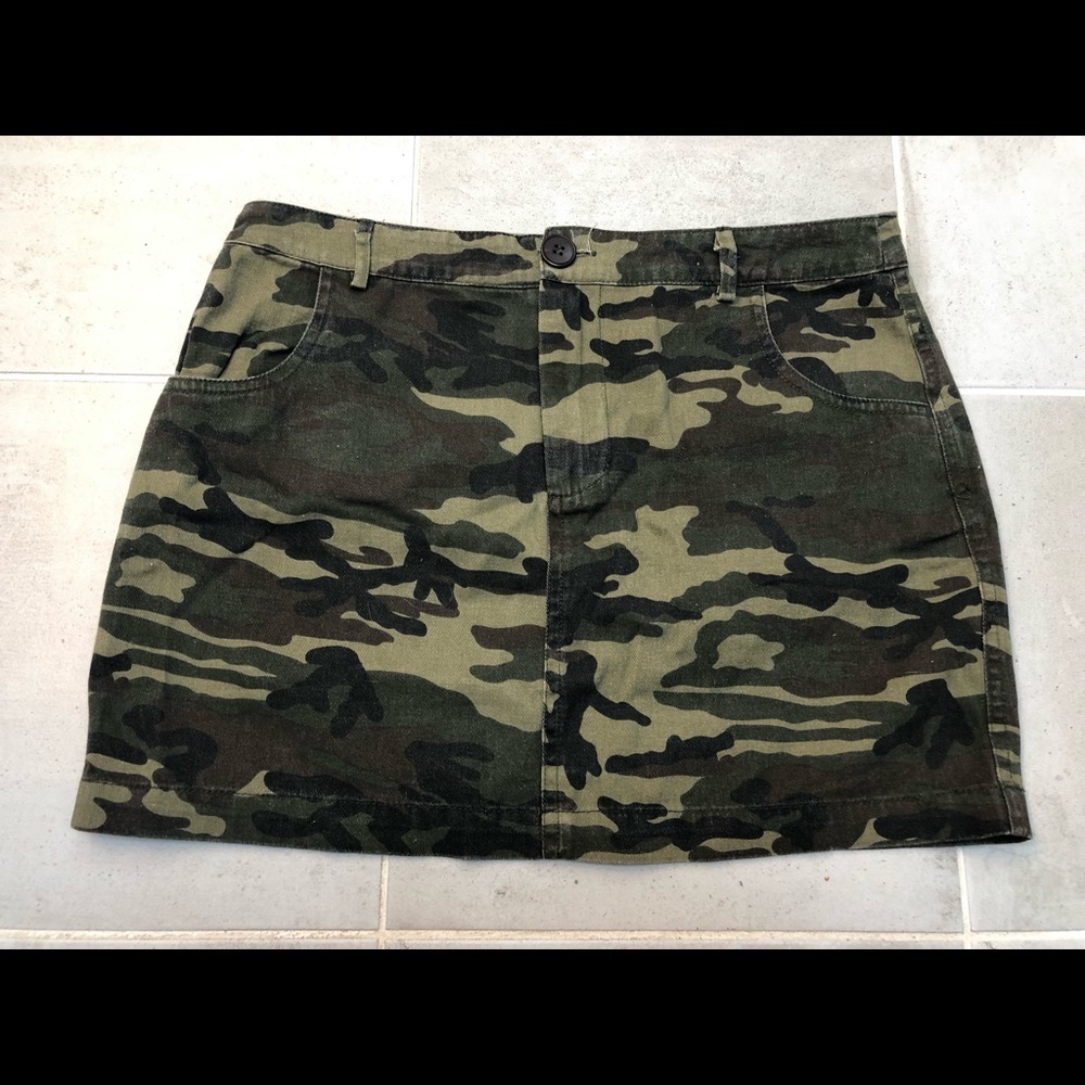 Camo Print mini skirt